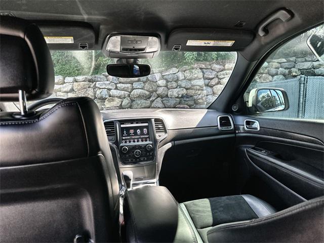 Photo of 2018 Bright White Clearcoat Jeep Grand Cherokee