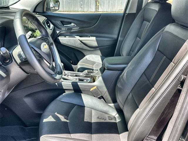Photo of 2024 Mosaic Black Metallic Chevrolet Equinox