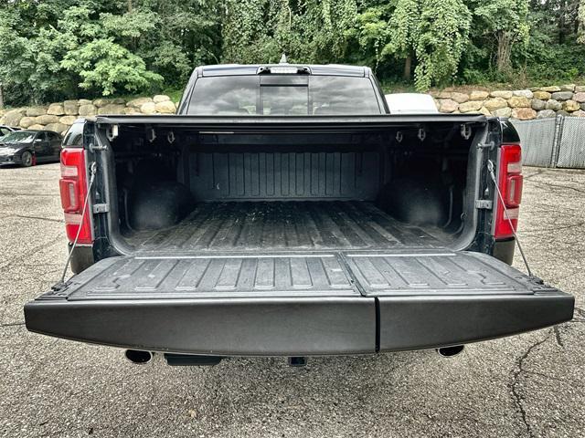 Photo of 2022 Diamond Black Crystal Pearlcoat RAM 1500