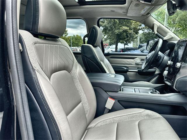 Photo of 2022 Diamond Black Crystal Pearlcoat RAM 1500