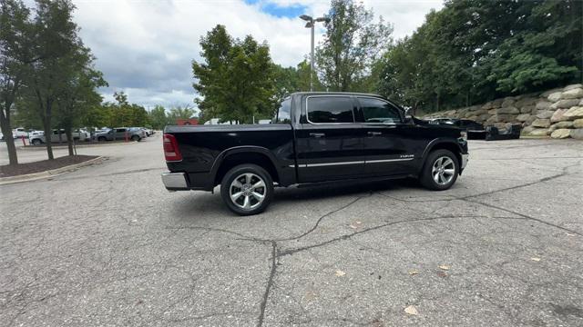 Photo of 2022 Diamond Black Crystal Pearlcoat RAM 1500