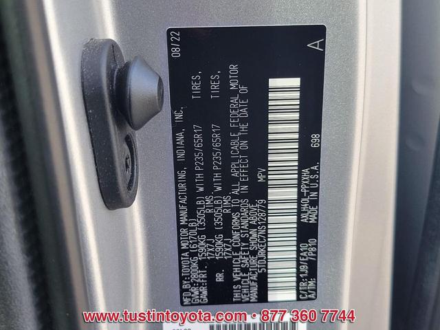 Photo of 2022 Celestial Silver Metallic Toyota Sienna