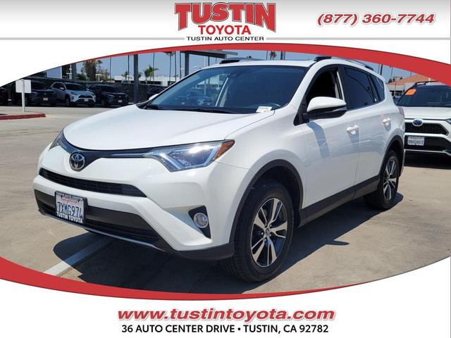 Photo of 2017 Super White Toyota RAV4