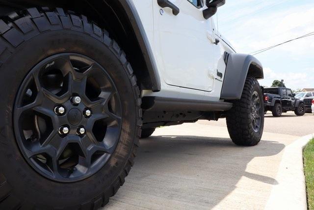 Photo of 2023 Bright White Clearcoat Jeep Wrangler