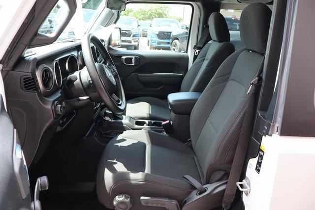 Photo of 2023 Bright White Clearcoat Jeep Wrangler