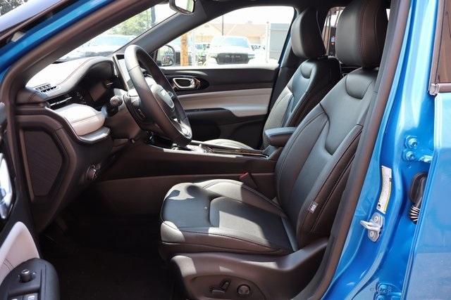 Photo of 2025 Hydro Blue Pearlcoat Jeep Compass