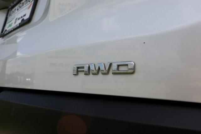 Photo of 2019 White Frost Tri-Coat GMC Acadia