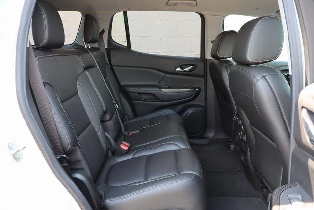 Photo of 2019 White Frost Tri-Coat GMC Acadia