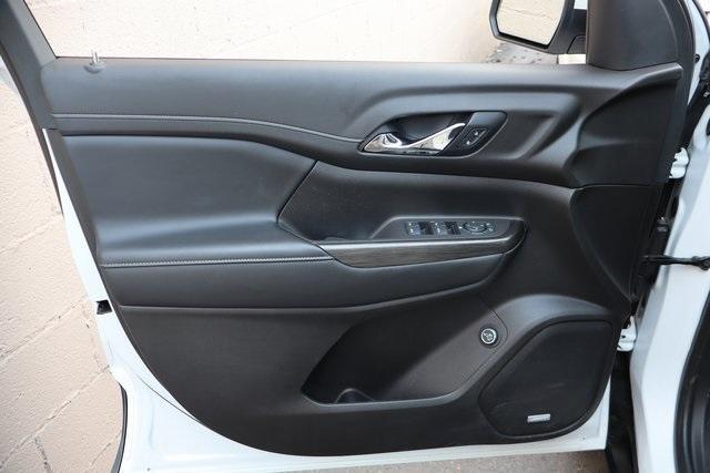 Photo of 2019 White Frost Tri-Coat GMC Acadia
