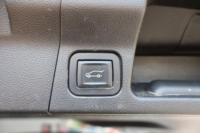 Photo of 2019 White Frost Tri-Coat GMC Acadia