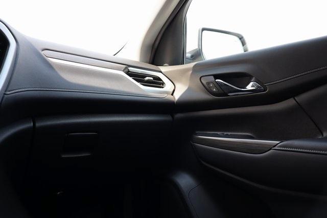Photo of 2019 White Frost Tri-Coat GMC Acadia