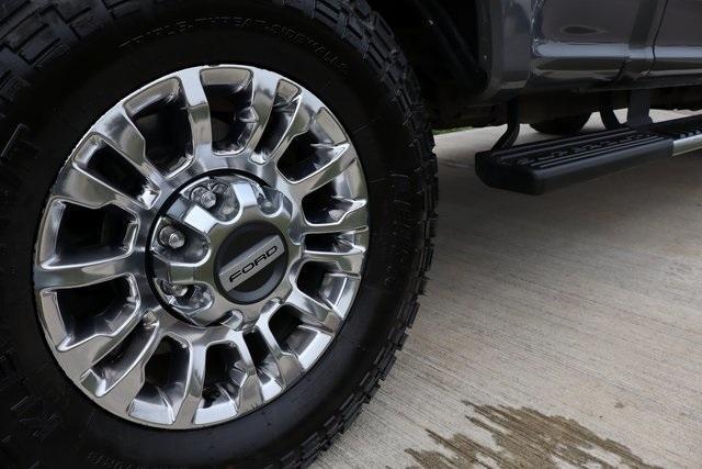 Photo of 2022 Carbonized Gray Metallic Ford F-350