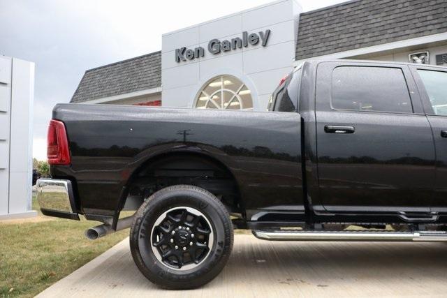 Photo of 2025 Diamond Black RAM 2500