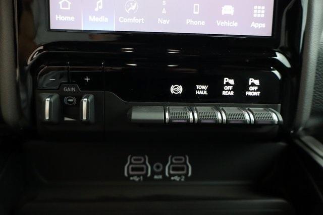 Photo of 2025 Diamond Black RAM 2500