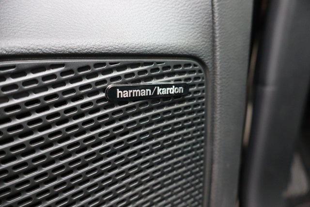 Photo of 2026 Diamond Black Chrysler Pacifica