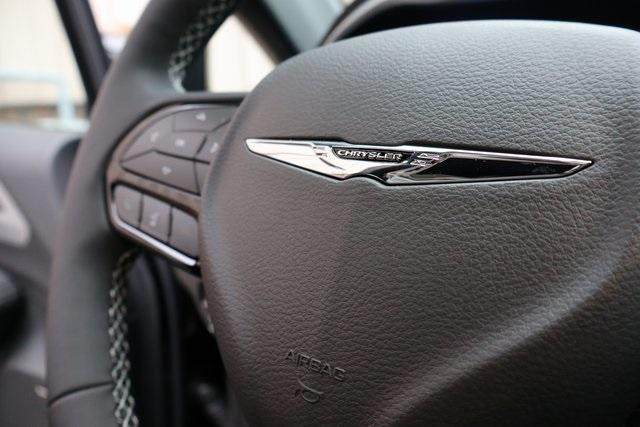 Photo of 2026 Diamond Black Chrysler Pacifica