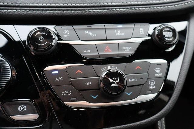 Photo of 2026 Diamond Black Chrysler Pacifica