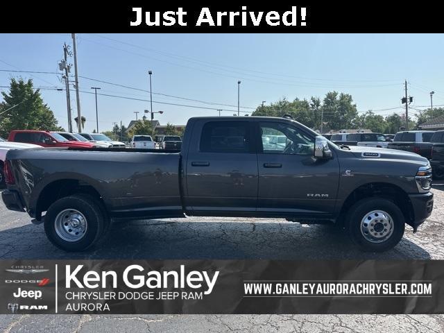Photo of 2025 Granite Crystal Clearcoat Metallic RAM 3500