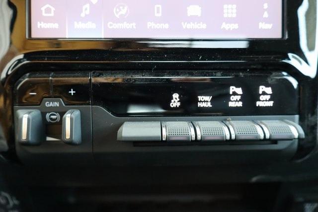 Photo of 2025 Bright White Clearcoat RAM 2500