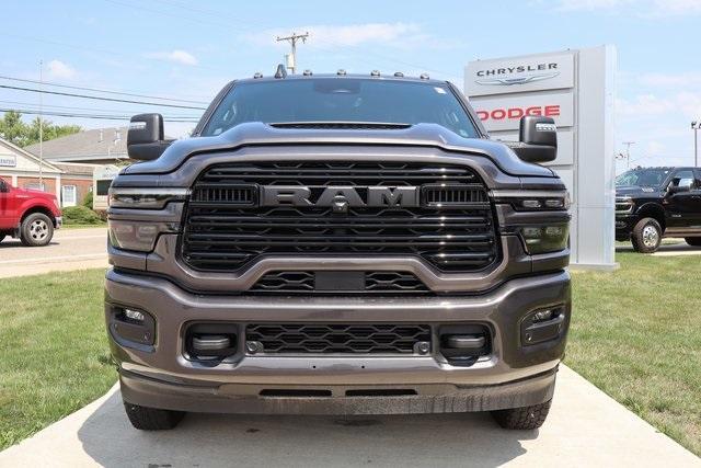 Photo of 2025 Granite Crystal Clearcoat Metallic RAM 3500