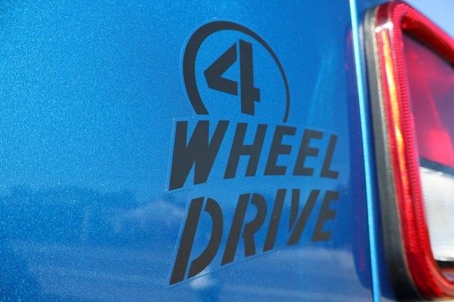Photo of 2021 Hydro Blue Pearlcoat Jeep Gladiator