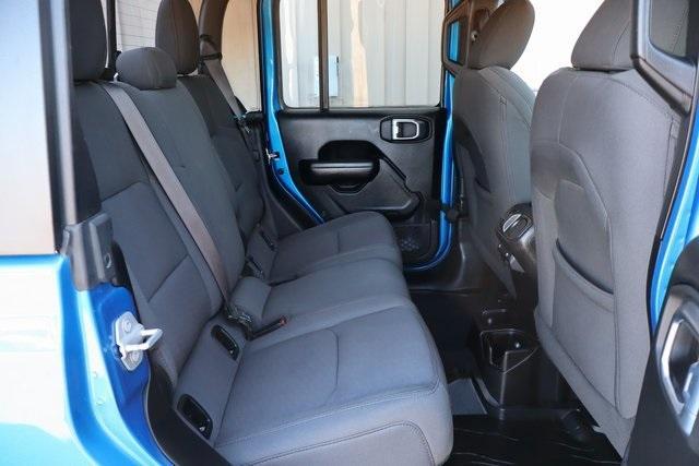 Photo of 2021 Hydro Blue Pearlcoat Jeep Gladiator