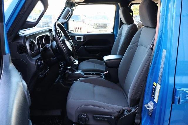 Photo of 2021 Hydro Blue Pearlcoat Jeep Gladiator