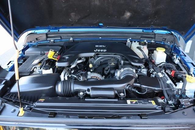 Photo of 2021 Hydro Blue Pearlcoat Jeep Gladiator