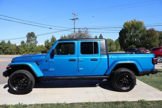 Photo of 2021 Hydro Blue Pearlcoat Jeep Gladiator
