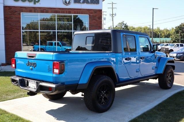 Photo of 2021 Hydro Blue Pearlcoat Jeep Gladiator