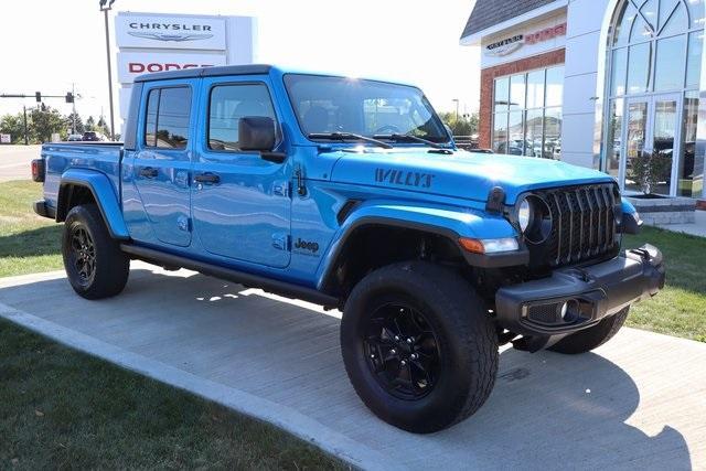 Photo of 2021 Hydro Blue Pearlcoat Jeep Gladiator