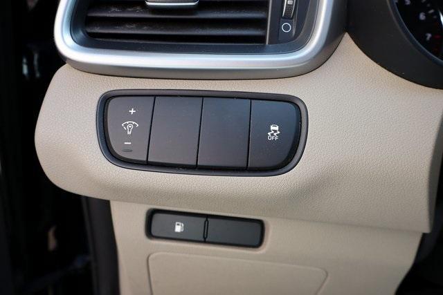 Photo of 2016 Ebony Black Kia Sorento