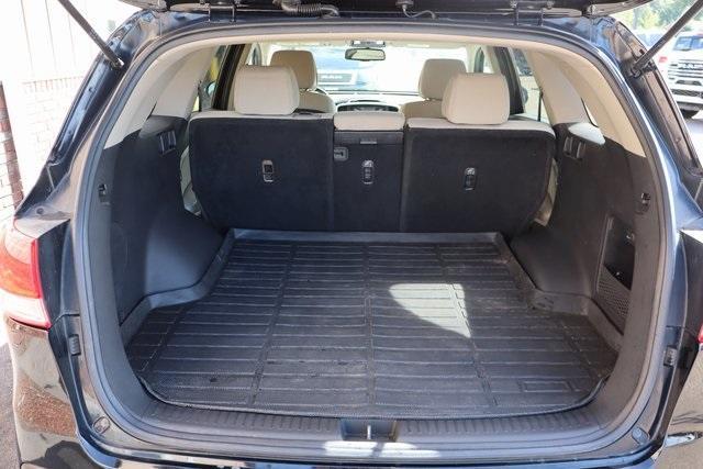 Photo of 2016 Ebony Black Kia Sorento
