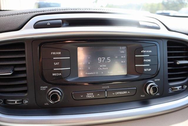 Photo of 2016 Ebony Black Kia Sorento