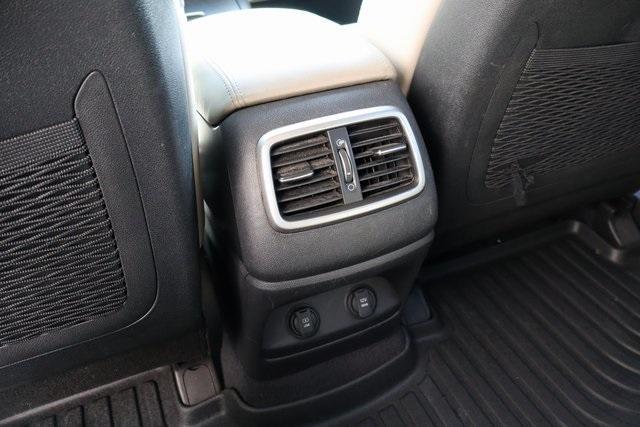 Photo of 2016 Ebony Black Kia Sorento