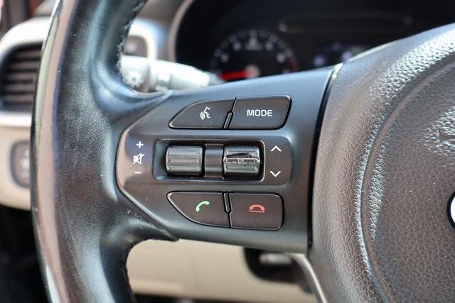 Photo of 2016 Ebony Black Kia Sorento