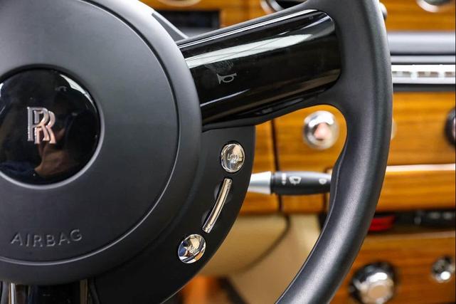 Photo of 2015 Gray Rolls-Royce Phantom