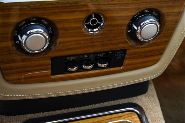 Photo of 2015 Gray Rolls-Royce Phantom