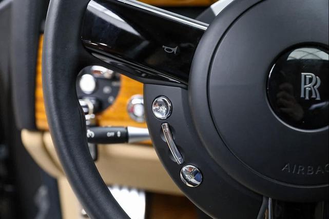 Photo of 2015 Gray Rolls-Royce Phantom