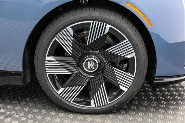 Photo of 2024 Rolls-Royce Spectre