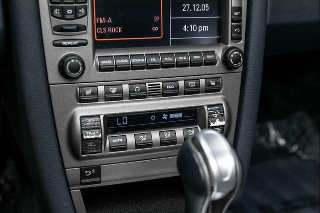 Photo of 2007 Silver Porsche 911