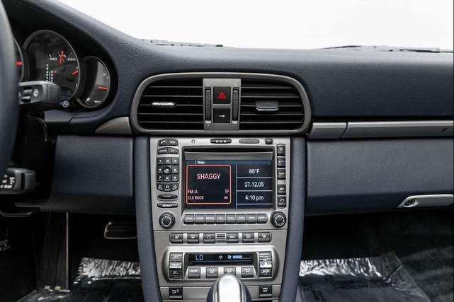 Photo of 2007 Silver Porsche 911