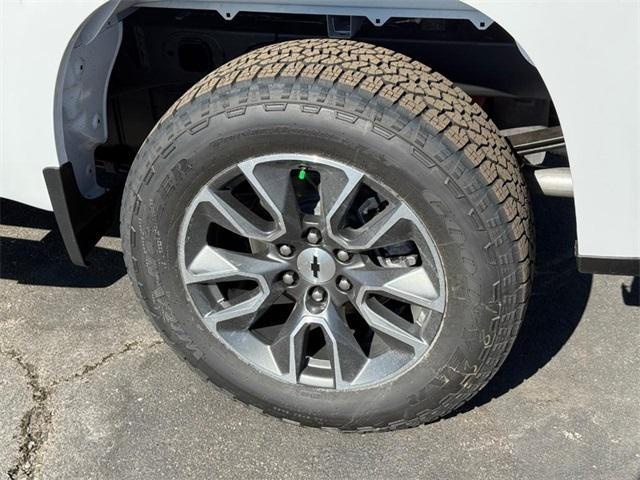 Photo of 2025 Summit White Chevrolet Silverado 1500