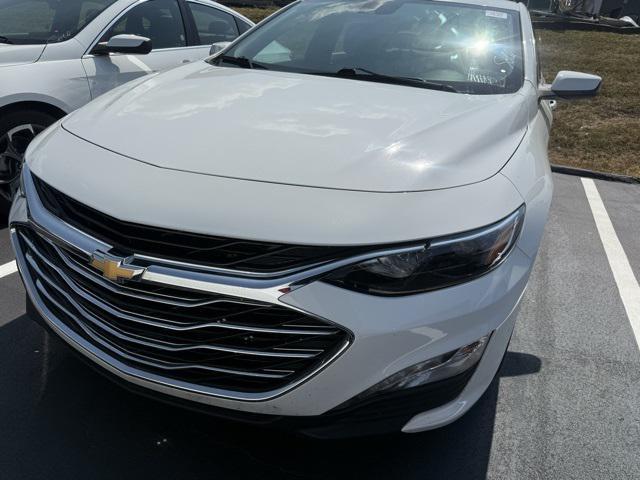 Photo of 2024 Summit White Chevrolet Malibu
