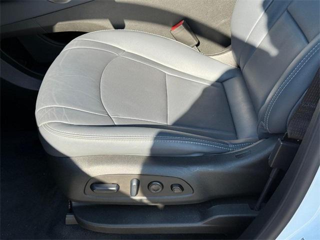 Photo of 2024 Summit White Buick Enclave