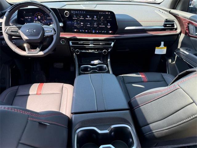 Photo of 2025 Mosaic Black Metallic Chevrolet Traverse
