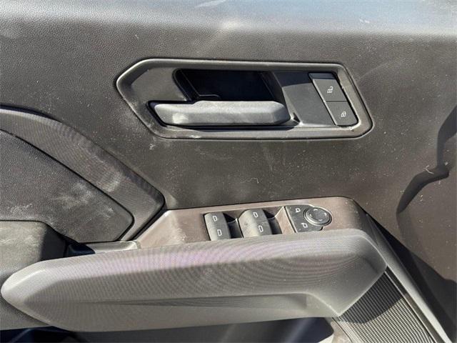 Photo of 2025 Summit White Chevrolet Colorado