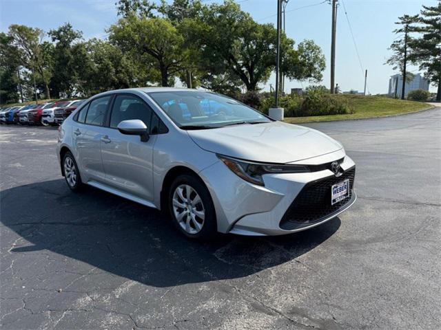 Photo of 2022 Classic Silver Metallic Toyota Corolla