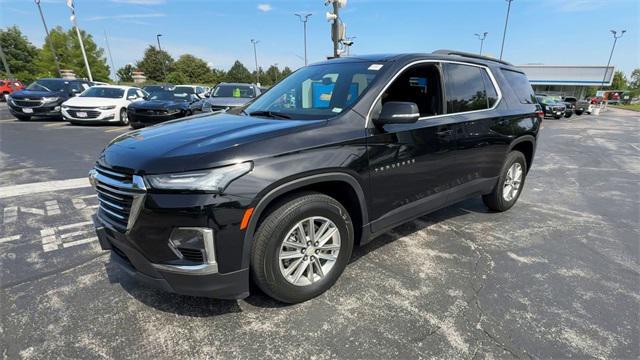 Photo of 2022 Mosaic Black Metallic Chevrolet Traverse