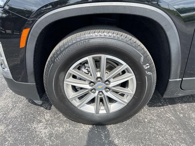 Photo of 2022 Mosaic Black Metallic Chevrolet Traverse
